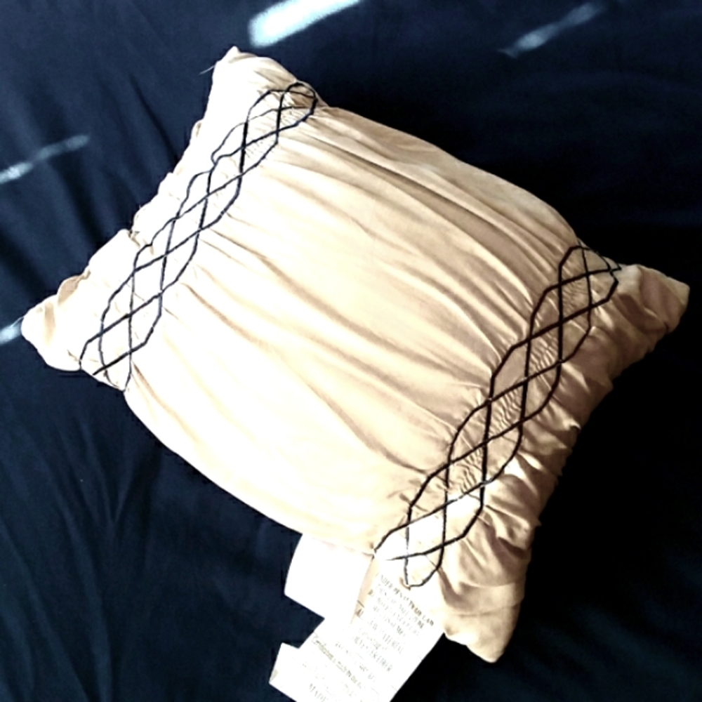 NWOT Decorative Bed Pillow